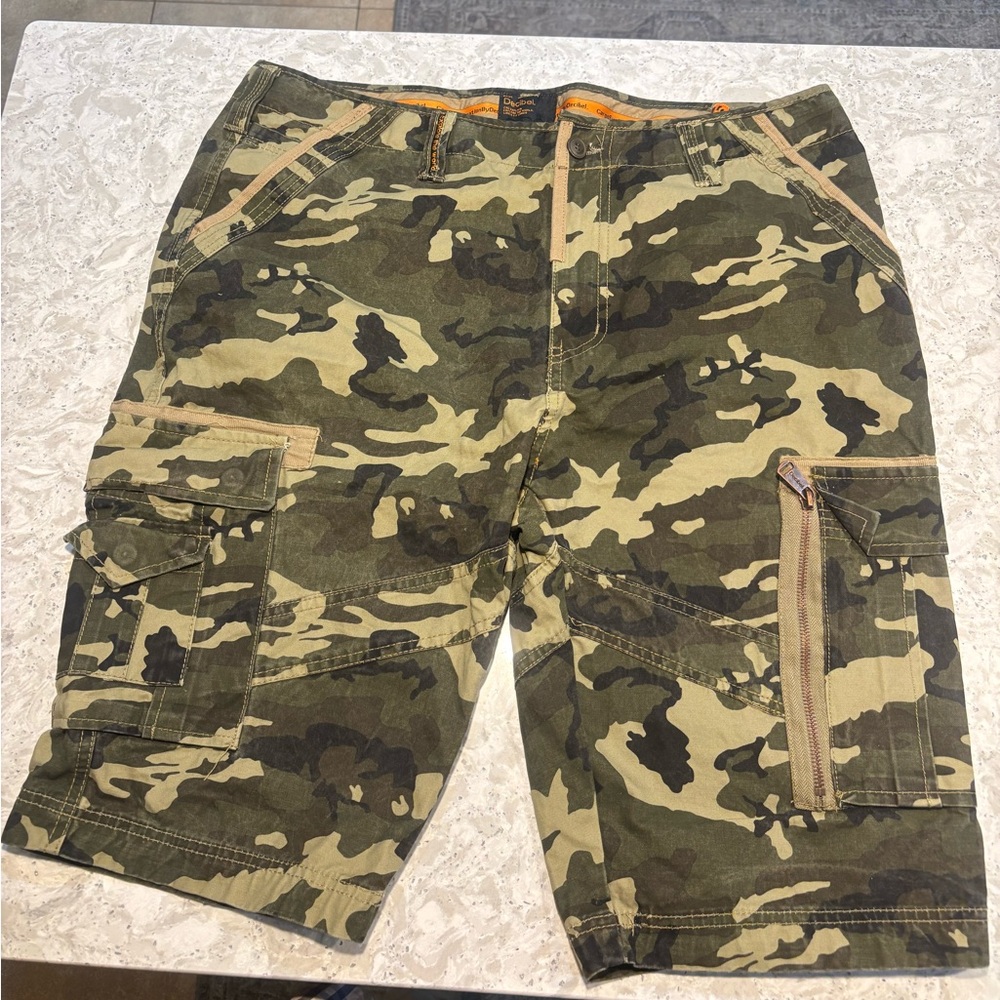 ★ DECIBEL Men's Camouflage Shorts Rare CRG Style Size 38 Explore Cargo Army Gree